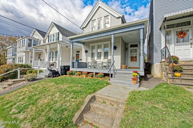 12 Parkview Court, Troy, NY 12180