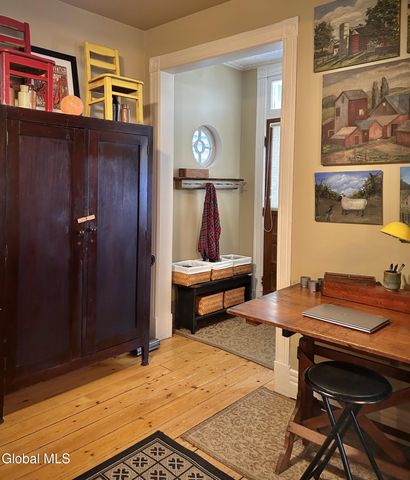 12 Parkview Court, Troy, NY 12180