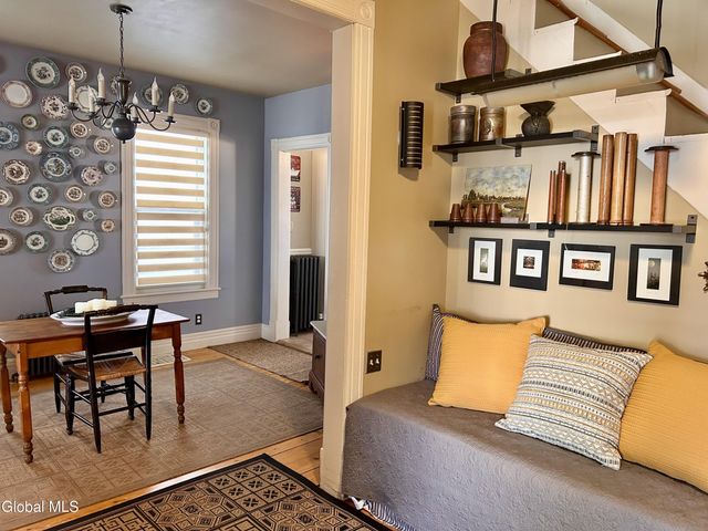 12 Parkview Court, Troy, NY 12180