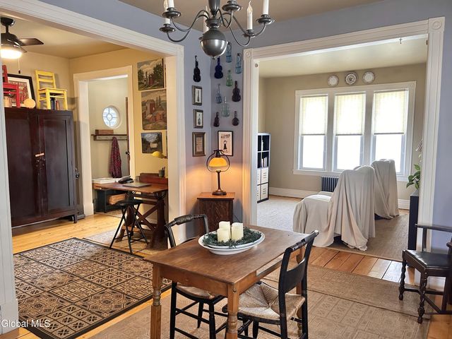 12 Parkview Court, Troy, NY 12180