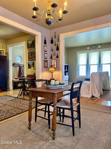 12 Parkview Court, Troy, NY 12180