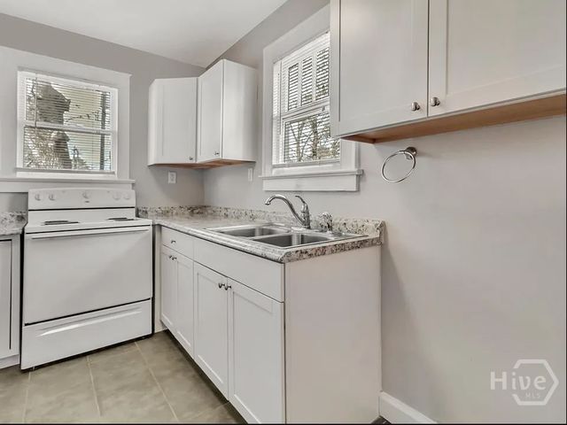 916 E 35th Street, Savannah, GA 31401