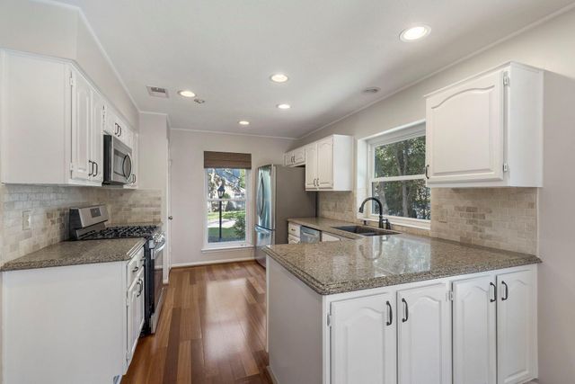 58 Fire Flicker Place, The Woodlands, TX 77381