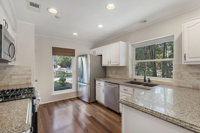 58 Fire Flicker Place, The Woodlands, TX 77381