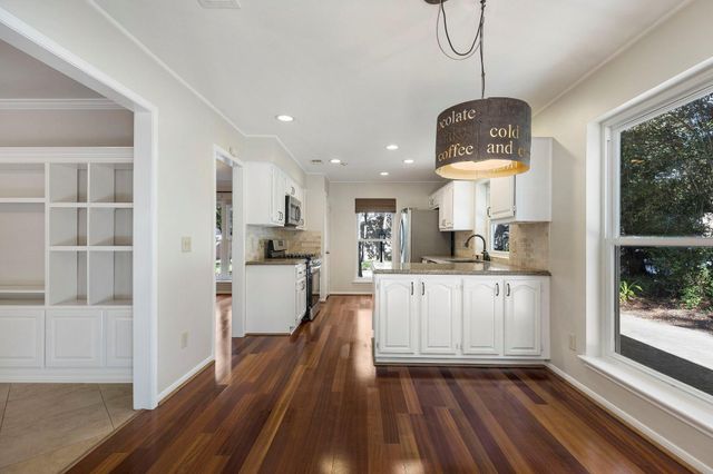 58 Fire Flicker Place, The Woodlands, TX 77381