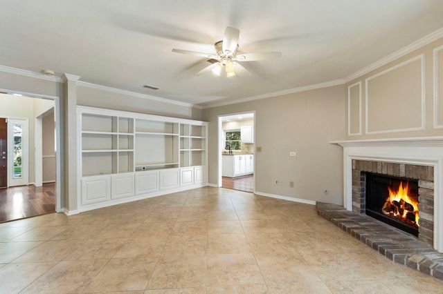 58 Fire Flicker Place, The Woodlands, TX 77381