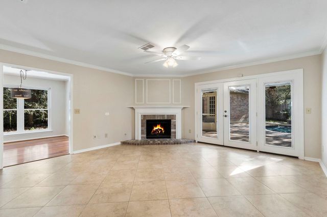 58 Fire Flicker Place, The Woodlands, TX 77381