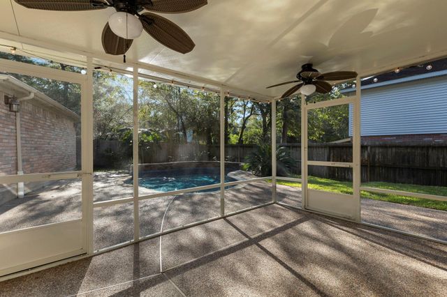 58 Fire Flicker Place, The Woodlands, TX 77381