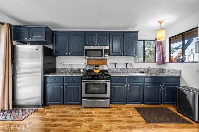 30901 Live Oak Drive, Running Springs, CA 92382