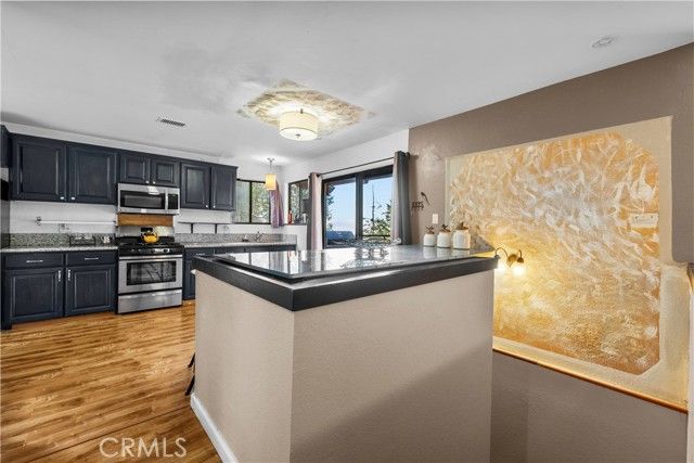 30901 Live Oak Drive, Running Springs, CA 92382