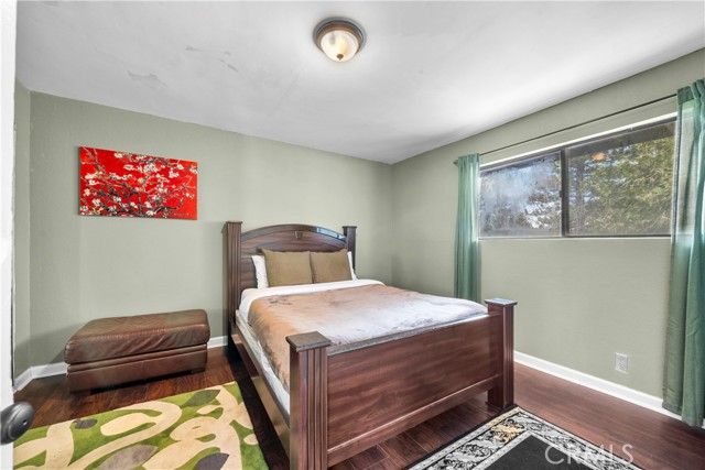 30901 Live Oak Drive, Running Springs, CA 92382