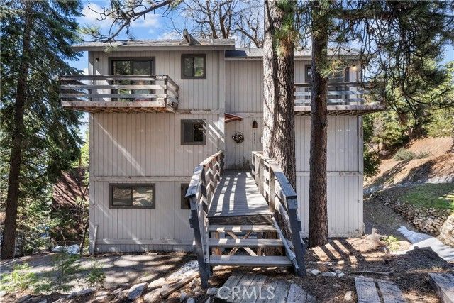 30901 Live Oak Drive, Running Springs, CA 92382