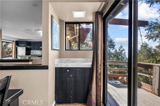 30901 Live Oak Drive, Running Springs, CA 92382