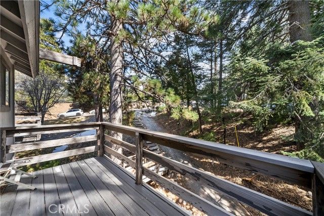 30901 Live Oak Drive, Running Springs, CA 92382