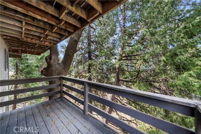 30901 Live Oak Drive, Running Springs, CA 92382