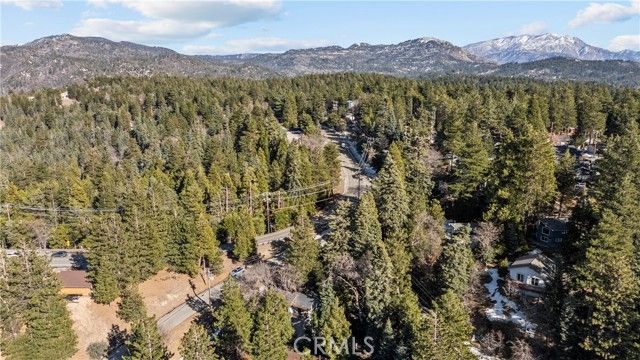 30901 Live Oak Drive, Running Springs, CA 92382