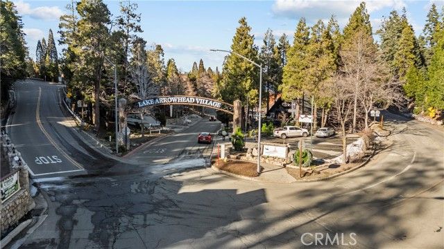 30901 Live Oak Drive, Running Springs, CA 92382