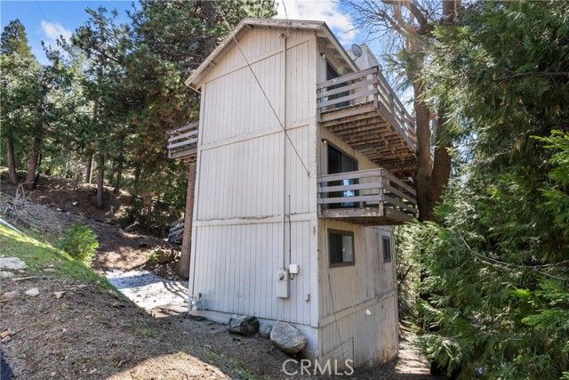 30901 Live Oak Drive, Running Springs, CA 92382