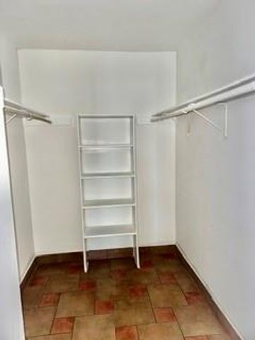 7200 Clarewood Drive 6, Houston, TX 77036