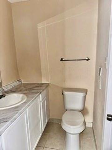 7200 Clarewood Drive 6, Houston, TX 77036