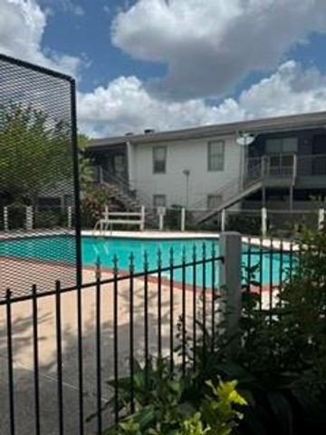 7200 Clarewood Drive 6, Houston, TX 77036