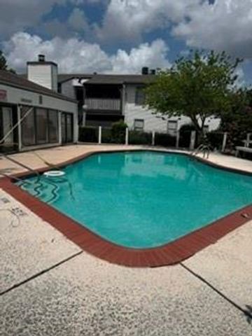 7200 Clarewood Drive 6, Houston, TX 77036