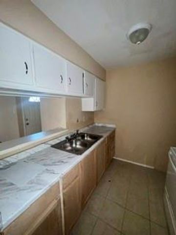 7200 Clarewood Drive 6, Houston, TX 77036