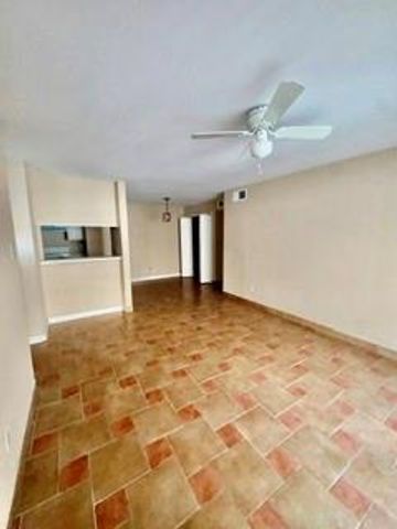 7200 Clarewood Drive 6, Houston, TX 77036
