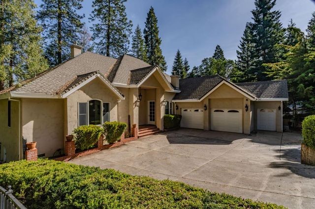 26541 Golf Links Dr, Pioneer, CA 95666