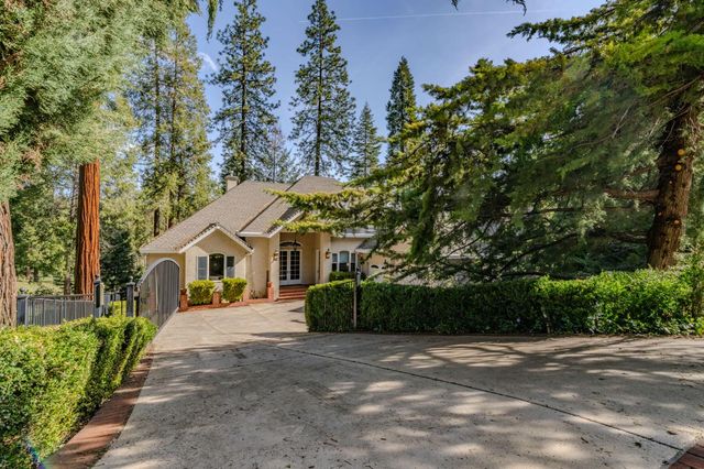 26541 Golf Links Dr, Pioneer, CA 95666