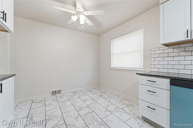 24985 Mabray Avenue, Eastpointe, MI 48021
