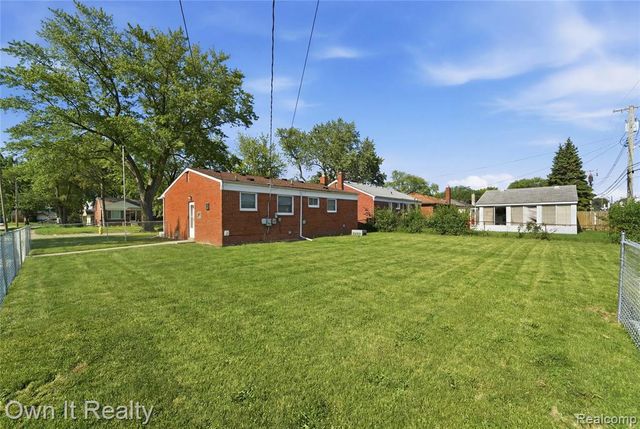24985 Mabray Avenue, Eastpointe, MI 48021