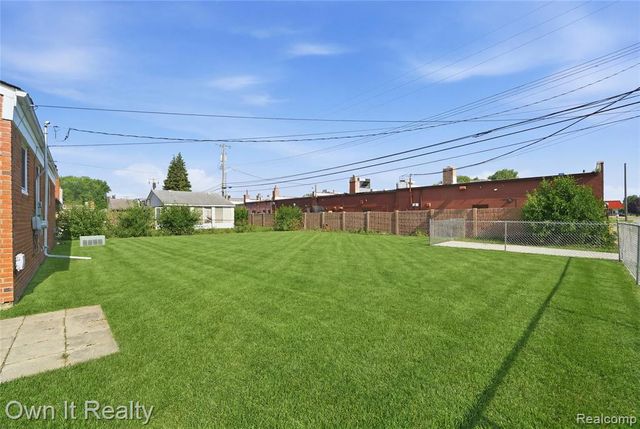 24985 Mabray Avenue, Eastpointe, MI 48021