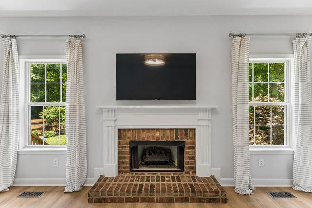 2744 Aston Woods Ln, Thompsons Station, TN 37179