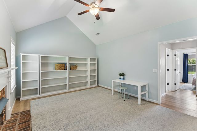 2744 Aston Woods Ln, Thompsons Station, TN 37179