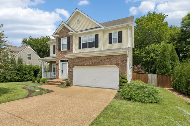 2744 Aston Woods Ln, Thompsons Station, TN 37179
