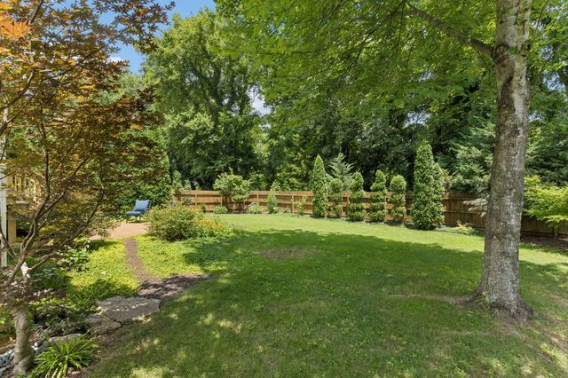 2744 Aston Woods Ln, Thompsons Station, TN 37179