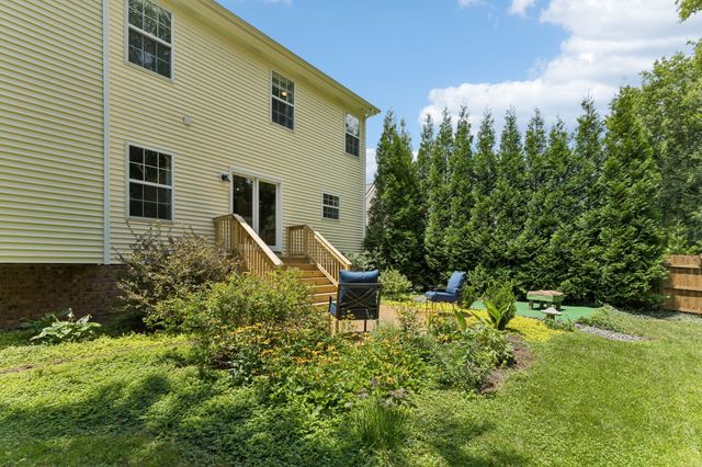 2744 Aston Woods Ln, Thompsons Station, TN 37179