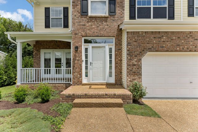 2744 Aston Woods Ln, Thompsons Station, TN 37179