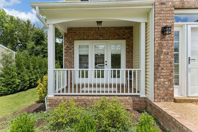 2744 Aston Woods Ln, Thompsons Station, TN 37179