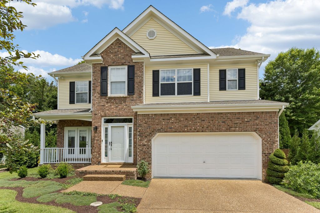 2744 Aston Woods Ln, Thompsons Station, TN 37179