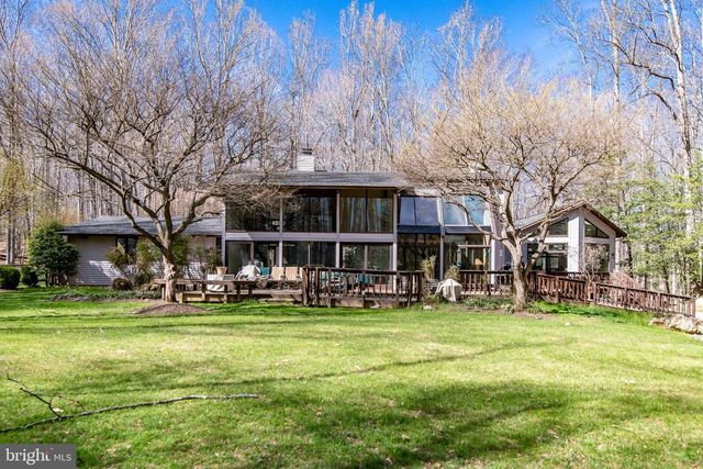 8305 PINYON PINE CT, Fairfax Station, VA 22039