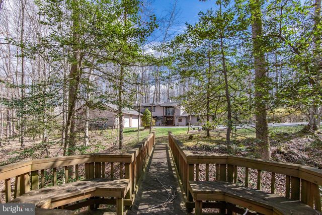 8305 PINYON PINE CT, Fairfax Station, VA 22039