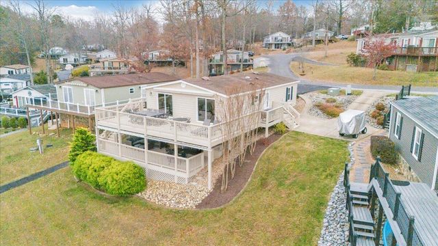 305 Mill Lake RD, Huddleston, VA 24104