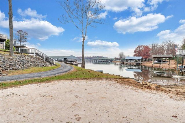 305 Mill Lake RD, Huddleston, VA 24104