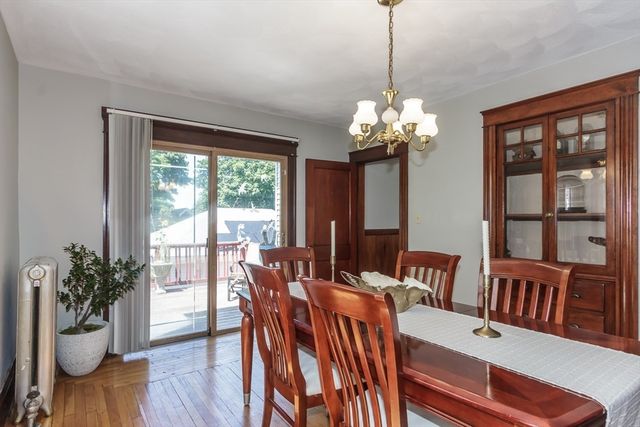 242 Beacon St, Lowell, MA 01850