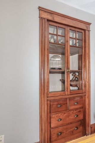 242 Beacon St, Lowell, MA 01850