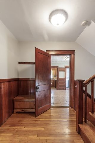 242 Beacon St, Lowell, MA 01850