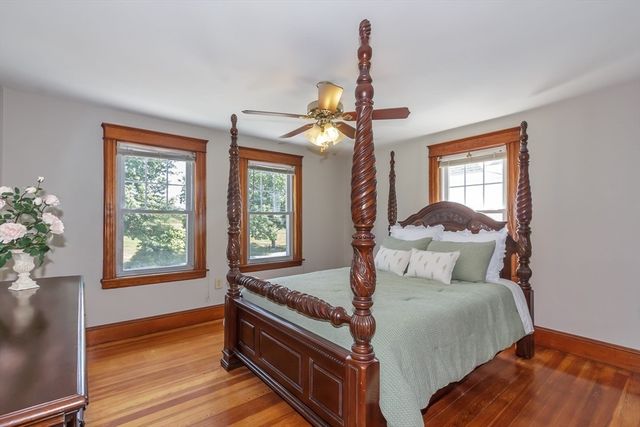 242 Beacon St, Lowell, MA 01850