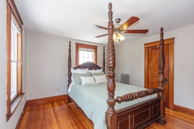 242 Beacon St, Lowell, MA 01850
